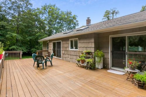 8 Locust Hill Rd, Mahopac, NY 10541-3129