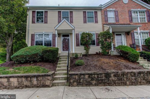 102 Runnymede Ct, Harleysville, PA 19438-3618