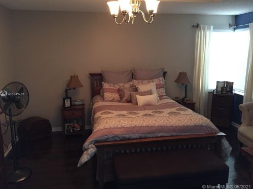 1664 158th Ln, Hollywood FL  33028-1695 exterior