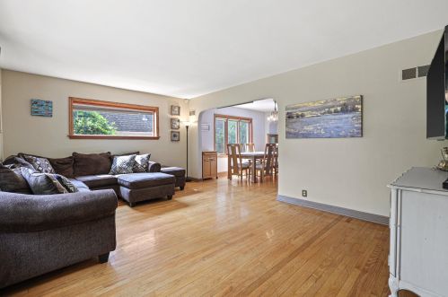 3307 81, Milwaukee WI 53219-3832 exterior