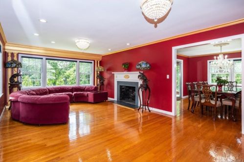 155 Weaver St, Scarsdale, NY 10583-7626