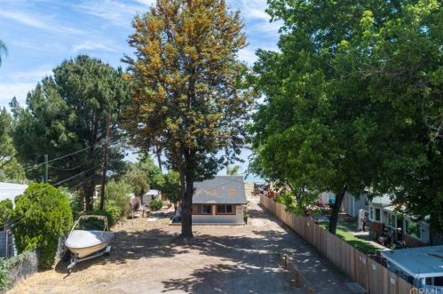 16086 Grand Ave, Lake Elsinore, CA 92530-1418