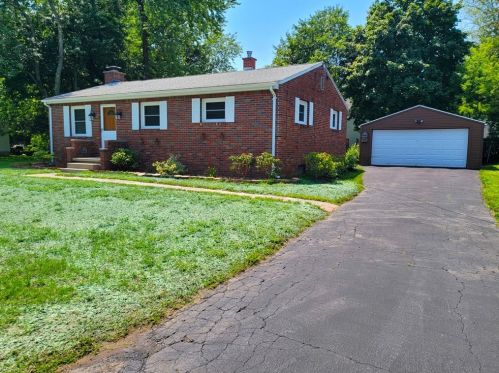 34 Newhouse St, Springfield, MA 01118-2508