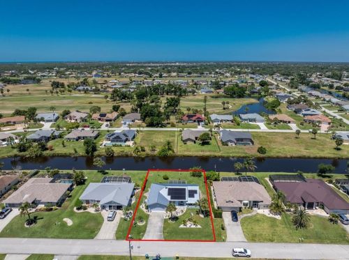 33 Bunker Cir, Placida, FL 33947-2109