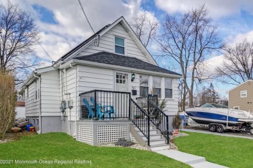 867 Terrace Ave, Woodbridge, NJ 07095-3224