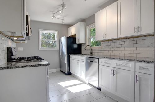 3050 Crane Pl, Hammond, IN 46323-1104