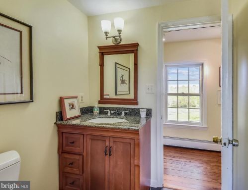 20209 St Louis Rd, Purcellville VA  20132-4905 exterior