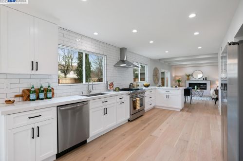 7515 San Sabana Rd, Pleasanton CA  94568-2245 exterior