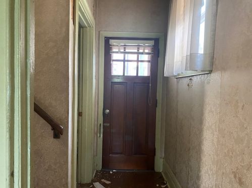 821 10th Ave, Whitaker PA  15120-1924 exterior