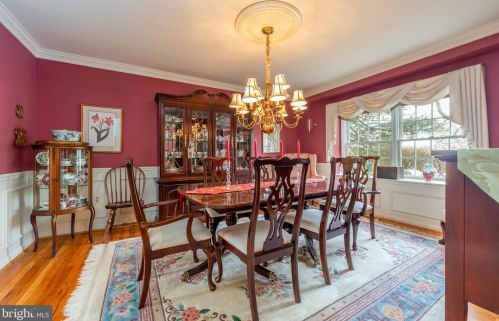 1209 Knollbrook Dr, Lansdale PA 19446-5117 exterior