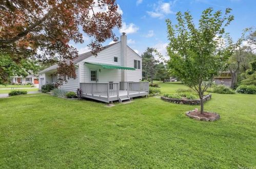 2780 Denby Dr, Yorktown Hgts NY  10598-3016 exterior