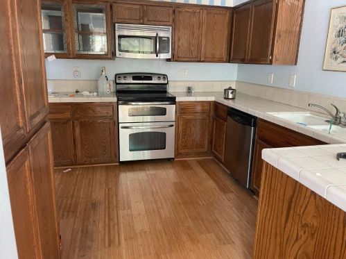 17077 Creekside Cir, Morgan Hill, CA 95037-4620
