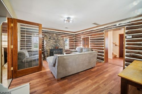 10 Poplar Grove Ter, West Milford NJ  07480-4006 exterior