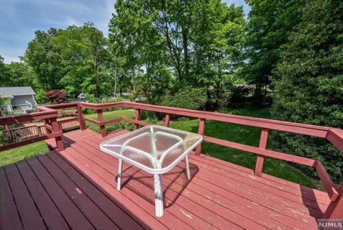 81 Mcnomee St, Oakland NJ  07436-2609 exterior