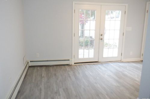 118 Barwick St, Floral Park NY  11001-1313 exterior