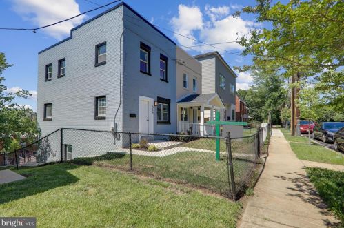 554 Foxhall Pl, Washington, DC 20032-3716
