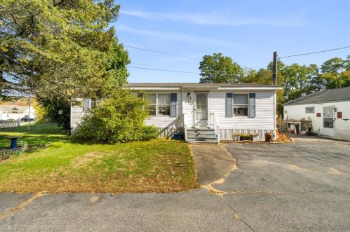 451 New Zealand Rd, Seabrook NH 03874-4113 exterior