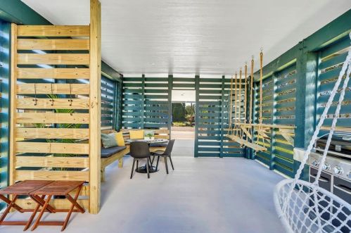 1208 32 St, Galveston TX 77550-6823 exterior