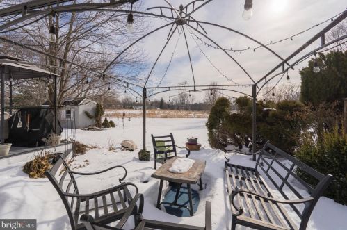 1162 Horseshoe Dr, Blue Bell PA  19422-1947 exterior