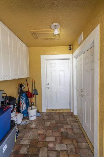 947 Nautilus Isle, Dania Beach FL  33004-2356 exterior