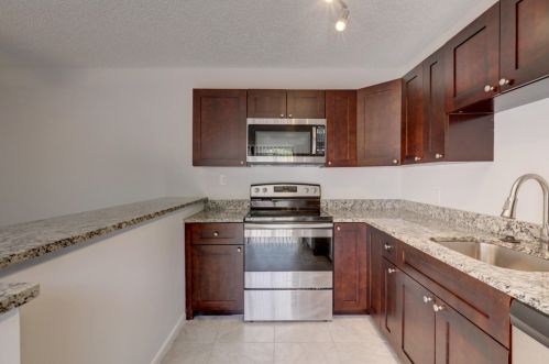 1312 13th Ct, West Palm Beach FL  33410-5111 exterior