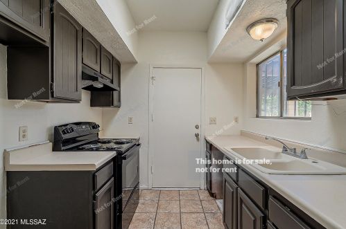 1744 Nevada St, Tucson, AZ 85706-8405