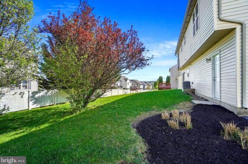 340 Wimbleton Way, Red Lion PA  17356-8292 exterior