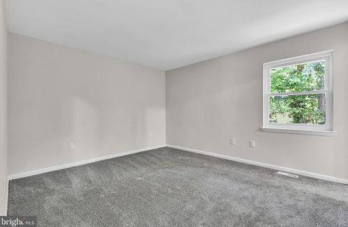 1802 Lakeshore Dr, Browns Mills NJ  08015-1364 exterior