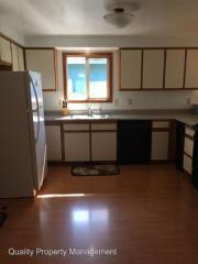 1724 Lithia Way, Talent OR  97540-9631 exterior