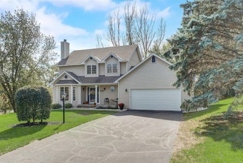 703 Woodcrest Dr, Hudson, WI 54016-2313