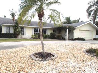 249 Magellan Dr, Sarasota, FL 34243-1028