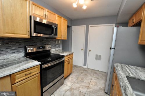 4 Longbow Ct, Erial NJ  08081-1933 exterior