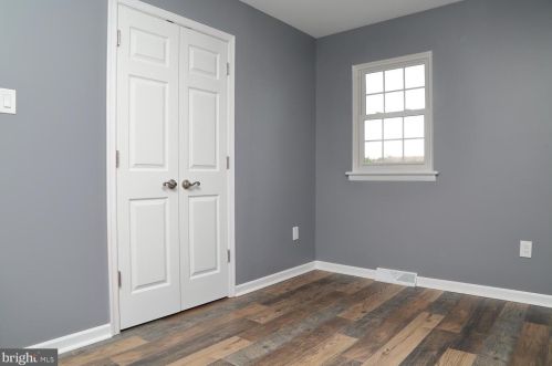 8042 Jefferson St, Hummelstown PA  17036-9319 exterior