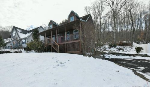 10 Starwood Ln, Beacon Falls, CT 06403-1458