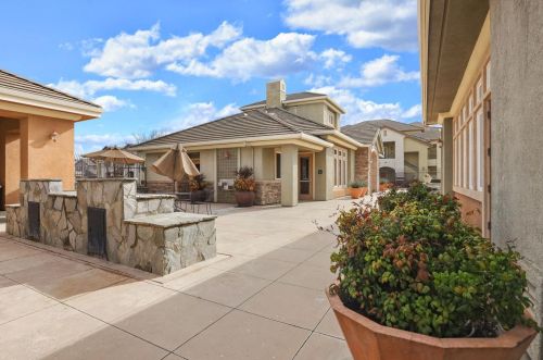 1360 Shady Ln, Turlock CA  95382-7401 exterior