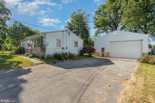 6222 Catherine St, Harrisburg, PA 17112-1814