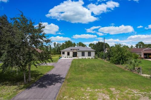 2571 41st Ave, Naples, FL 34120-2836