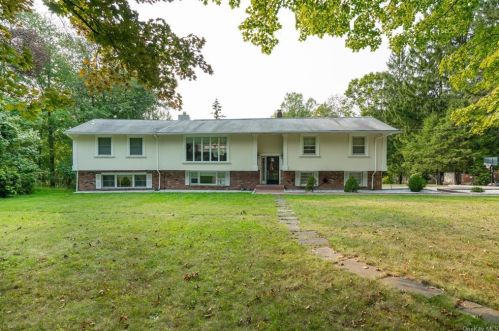 29 Dring Ln, Tompkins Corners, NY 10579-3416