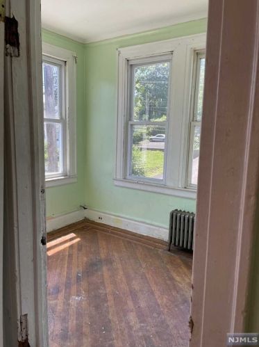 432 Stuyvesant Ave, Irvington NJ  07111-2046 exterior
