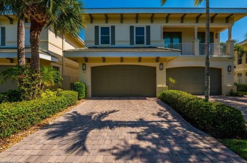395 Sea Grove Ln, Naples, FL 34110-6426