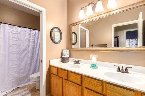 859 Rawhide Ave, Gilbert AZ 85296-2527 exterior