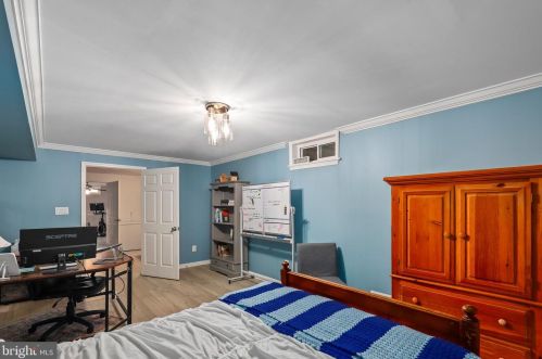 1426 Cellar Crk Way, Herndon VA  20170-2805 exterior