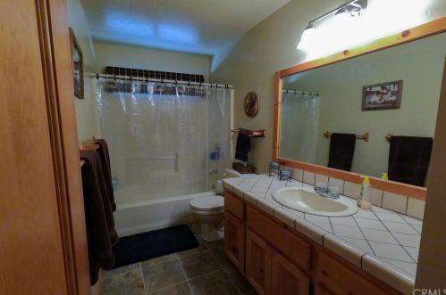 549 Fairway Blvd, Big Bear City CA  92314-8875 exterior