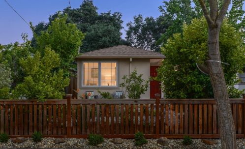 2110 Hanover St, Palo Alto CA  94306-1244 exterior