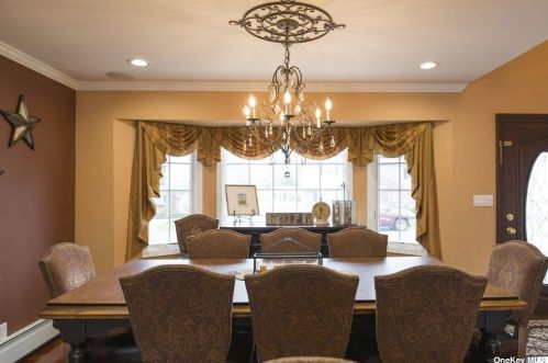 23 La Grange Pl, West Islip NY  11795-3816 exterior