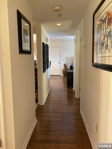 232 Orchard Park, Allendale NJ  07401-1747 exterior