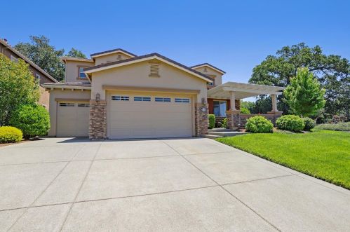 9279 Louis St, Elk Grove, CA 95624-3586