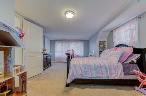 5 Monaco Ave, Floral Park NY  11003-4209 exterior