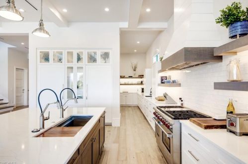 26385 Hickory Blvd, Bonita Springs FL  34134-3711 exterior