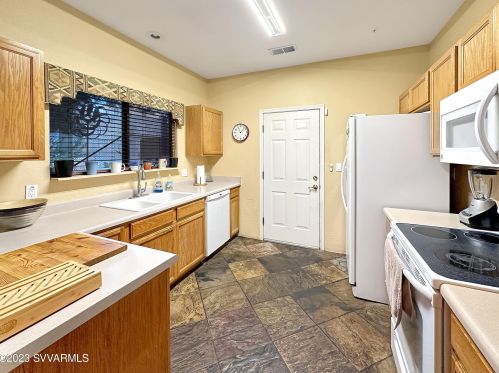 851 Dusty Rose Dr, Sedona AZ 86336-7427 exterior